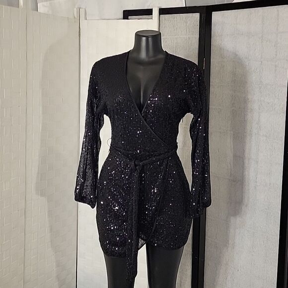 BRAND NEW FOREVER 21 BLACK SEQUINS LONG SLEEVE WRAP MINI V-NECK DRESS - Picture 2 of 16